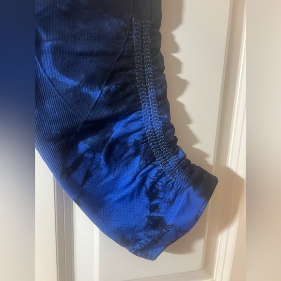 Lululemon cropped leggings size 2 - Picture 10 of 10